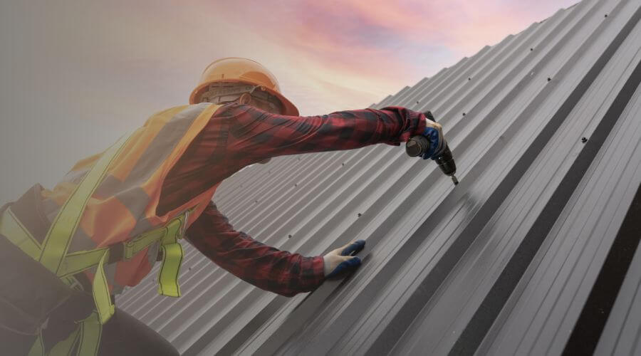 Expert Emergency Roof Repairs services in Vicksburg, MI